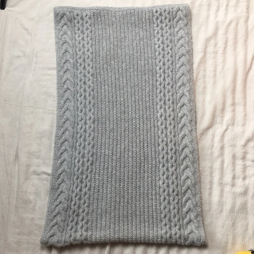 Club Monaco Micaila cable knit Infinity Scarf